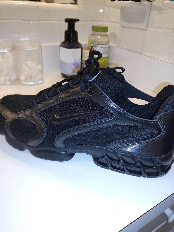 Customer photo for "Wide feet no problem"