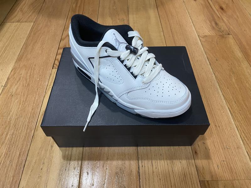 Customer photo for "Great basketball shoe"