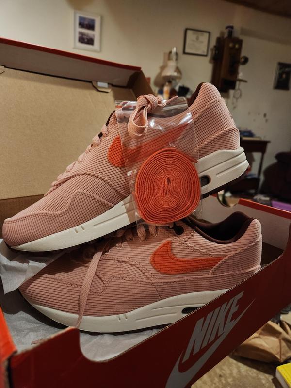 Customer photo for "And extra laces ????"