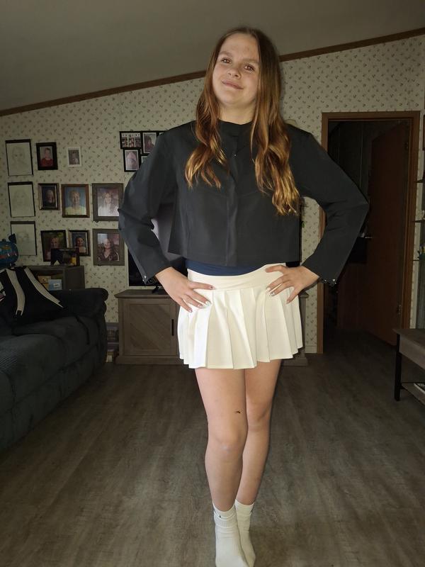 Customer photo for "24.7 PerfectStretch Women's Dri-FIT Loose-Fit Cropped Jacket."