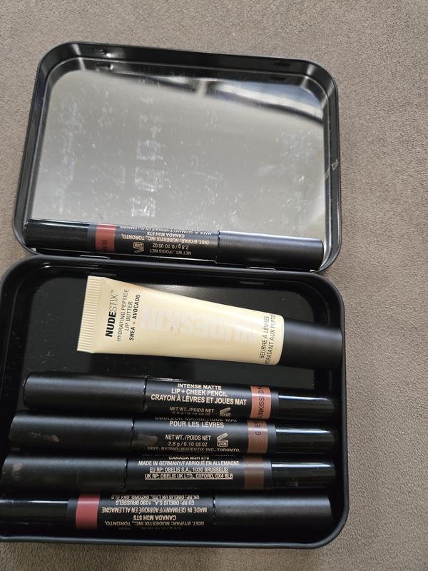 Photo from fgMakeup