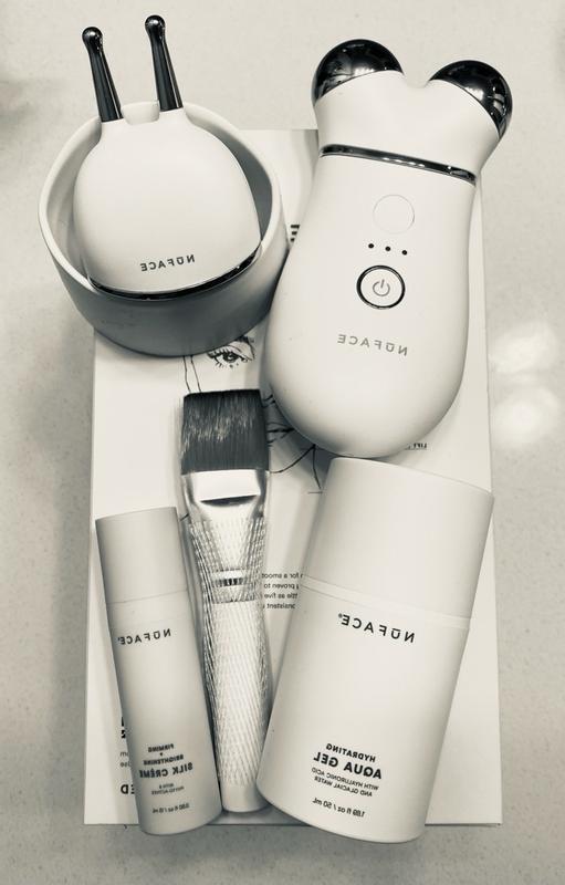 美顔器 WHITE FACE RADIANCE A0134___RADIANCE_01.jpg?v=