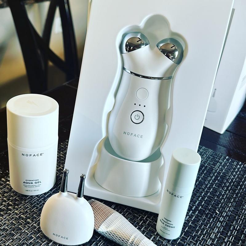 NuFace Trinity 美顔器 NuFACE Trinity Starter Kit : Amazon.ca: Beauty & Personal Care