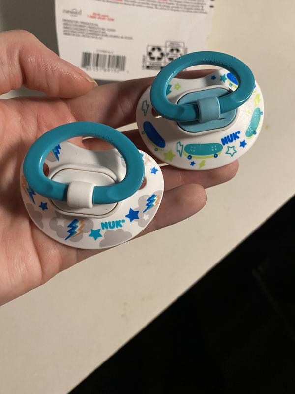 Not sealed at all growing around the entire seal.