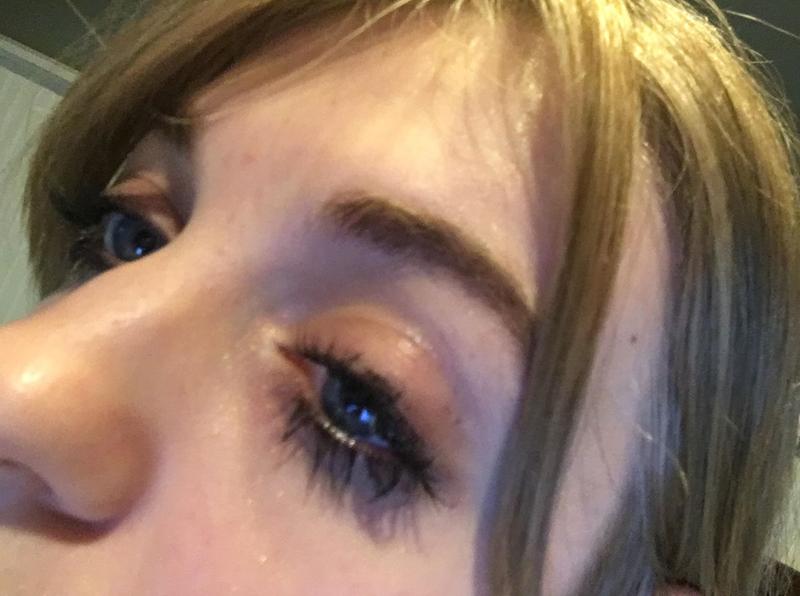 very clumpy even AFTER I combed my eyelashes, and there is a lot of transfer on my upper lid even though I already cleaned off the transfer an hour ago.