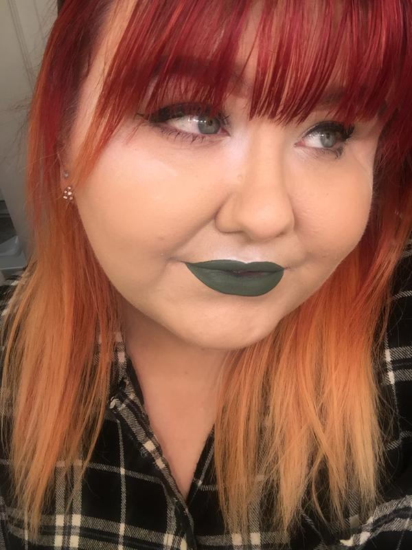 Duo chrome highlight with green lipstick!