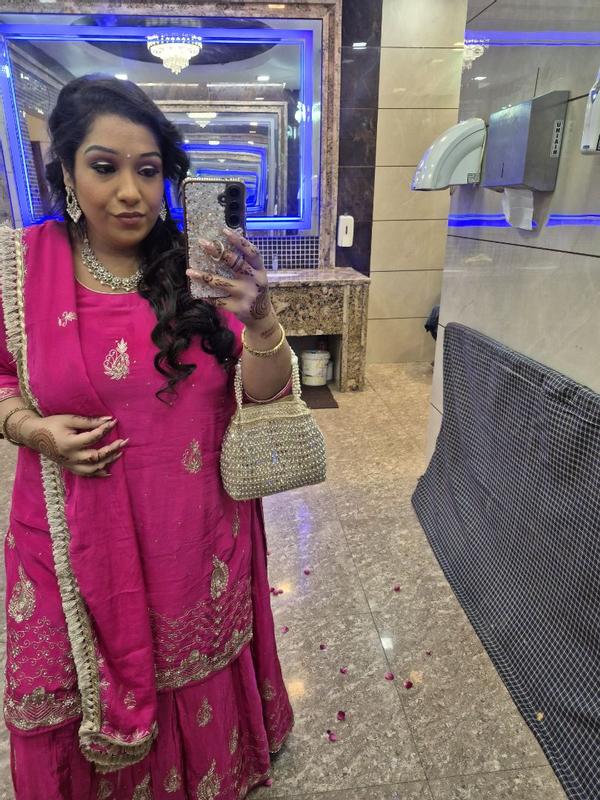 Customer carousel item 3.