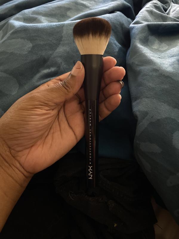 Nyx Professional Makeup High Glass Face Primer Brush