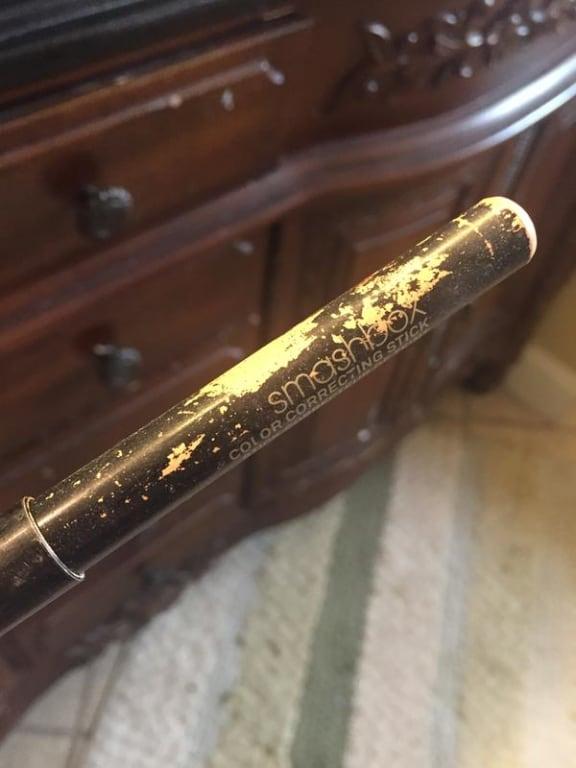 Peels to much and glitter get everywhere