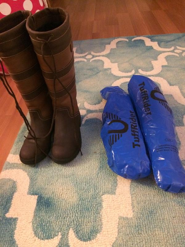 My cat chewed my laces so don't mind those and my fillers are a bit deflated from sitting in my cold room but they came filled up completely!