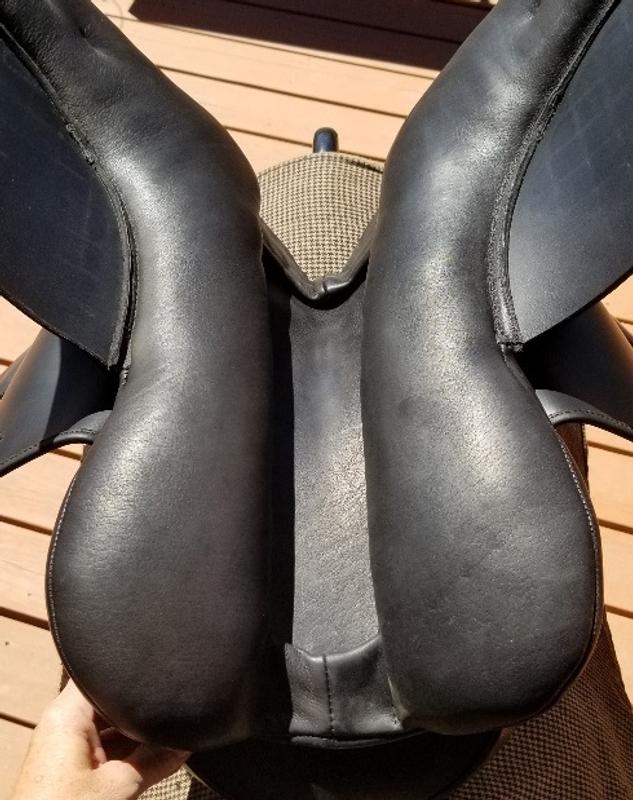 Flocking uneven at shoulder