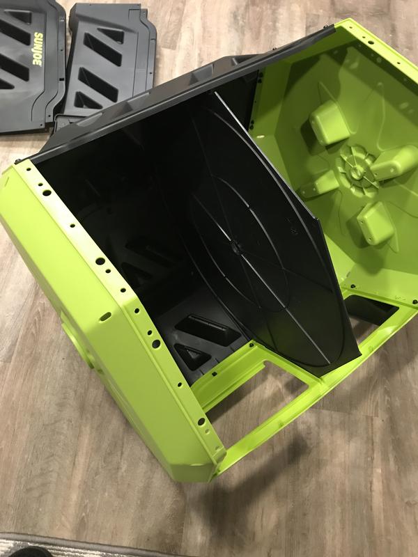 A look inside, with the divider