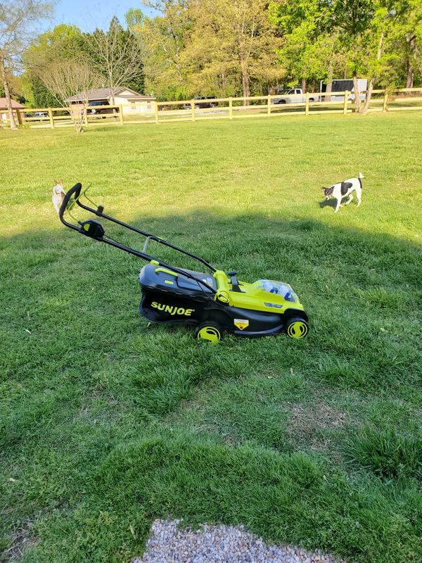 Sun Joe 48-volt 17-in Cordless Push Lawn Mower 4 Ah (2-Batteries and  Charger Included) in the Cordless Electric Push Lawn Mowers department at