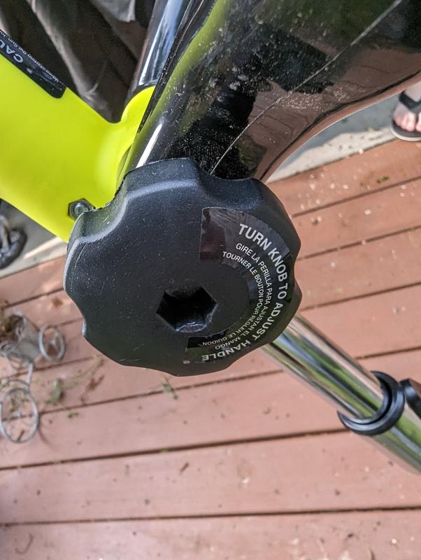 Handle angle adjustment knob