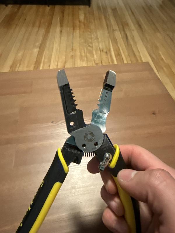 プレーヤー SOUTHER Southwire Compact Stranded Wire Stripper 16 AWG -26 AWG