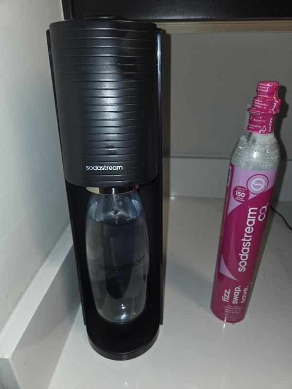 SodaStream Fizzi Black Soda maker with Carbonator (Makes Sparkling