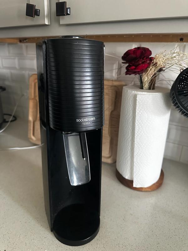 SodaStream Black Soda Maker with Carbonator (Makes Sparkling Water
