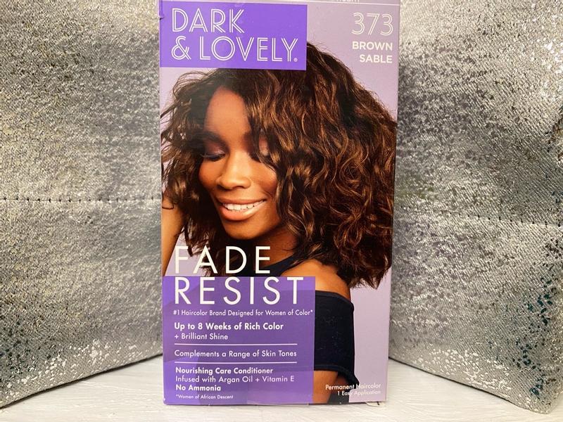 DARK & LOVELY Fade Resist Hair Color Kit