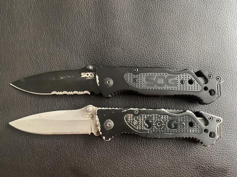 Escape - Black, Serrated | Professional Use Folding Knife