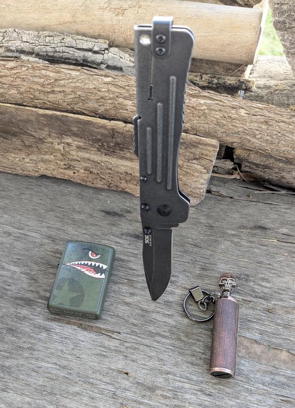 Solid lock-up, No blade play