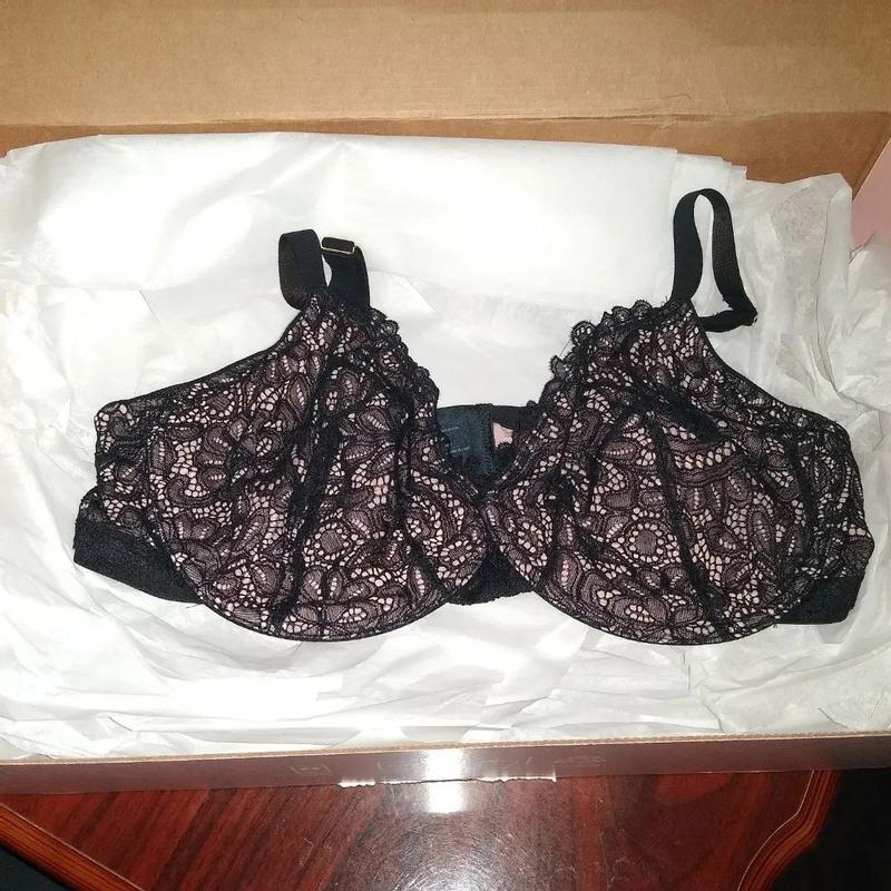 34C] Victoria's Secret DREAM ANGELS Push-Up Bra in Pink Floral, Women's  Fashion, New Undergarments & Loungewear on Carousell