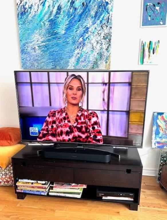 Can barley notice it's there but it sounds great!