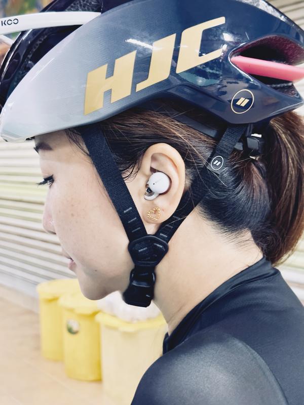 Hearing music and frens convo all at the same time