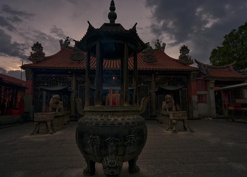 Dusk descended on Goddess of Mercy in Penang.
