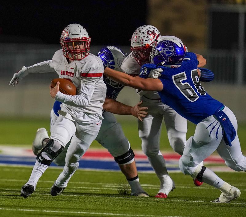 The large aperture of the 400mm lens along with the a9 body allows me to capture images with a larger ISO than I would have dreamed about years ago.  What a combination!