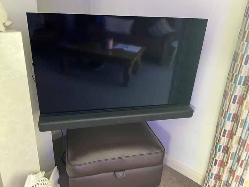 Soundbar fixed to 43” TV and Bracket.