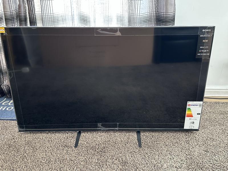 So important fact you don’t see on the showroom floors and online. You can put the TV stands closer in the middle like this. Or if you do have a soundbar, have it further out as it’s presented online normally. You can adjust the height of the stands.