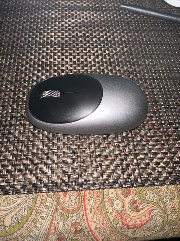 M1 mouse is easy to use and has a long battery life!