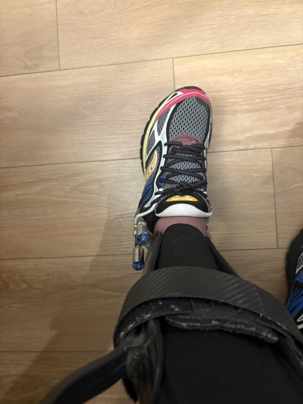 Fits my custom brace with the hydraulics :)