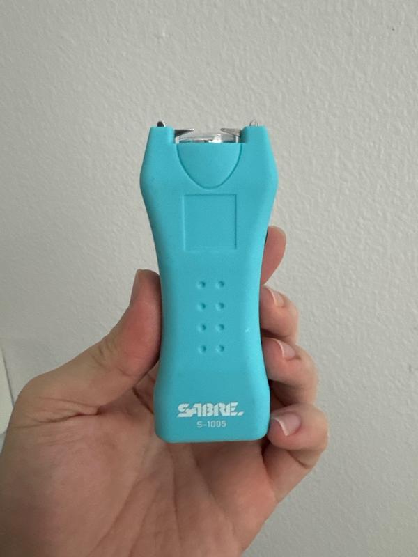 VIPETEK Stun Gun & Pepper Spray Combo – 800kV Rechargeable With LED Light, Exp 2030