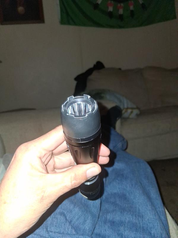 Only 2 prongs connect