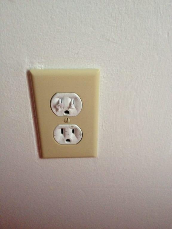 Safety 1st Deluxe PressFit Outlet Plugs