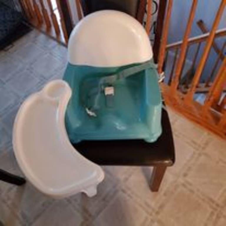 Safety 1st swing tray booster outlet seat