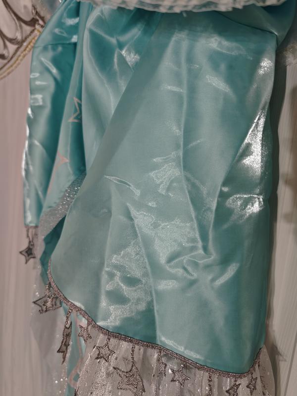 Customer carousel item 3.