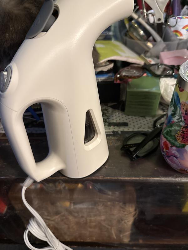 Customer carousel item 11.