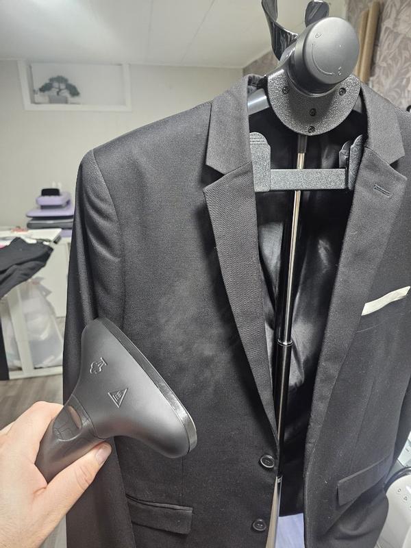 Customer carousel item 3.