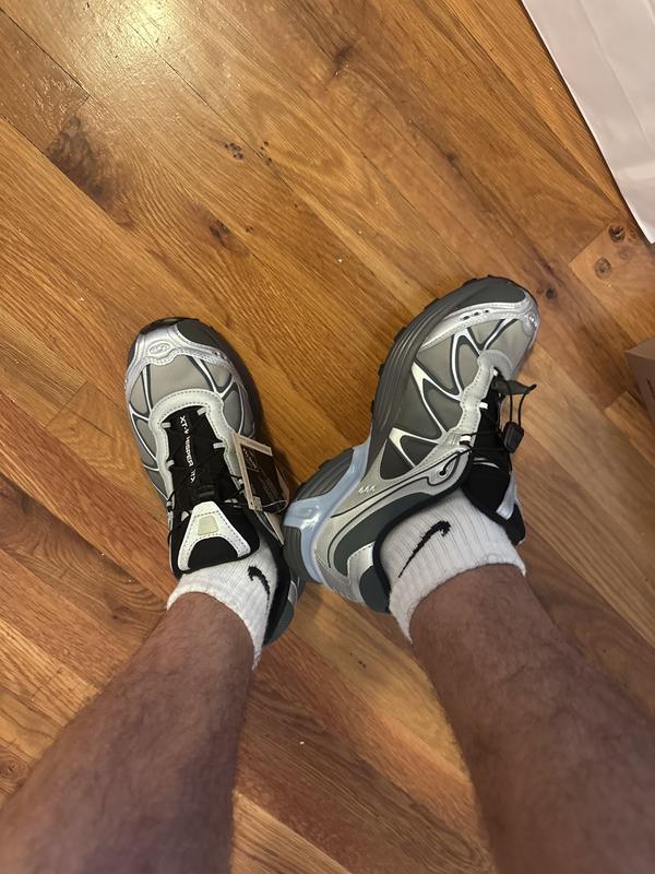 Customer photo for "Looks stylish and comfy"