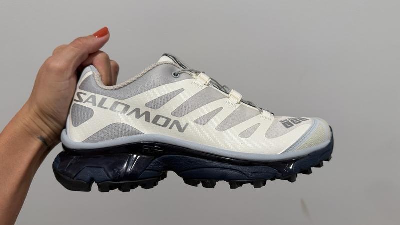 Customer photo for "Good shoe; disappointing color"