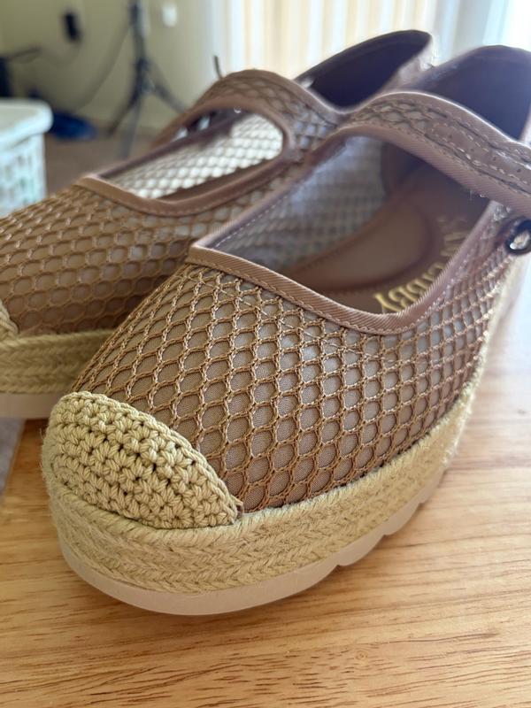 Customer carousel item 8.