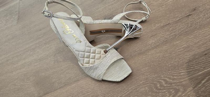 Customer photo for "The prettiest heels!"