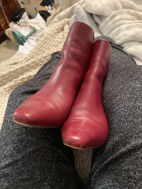 Wanted to live these- only wore them 2x indoors