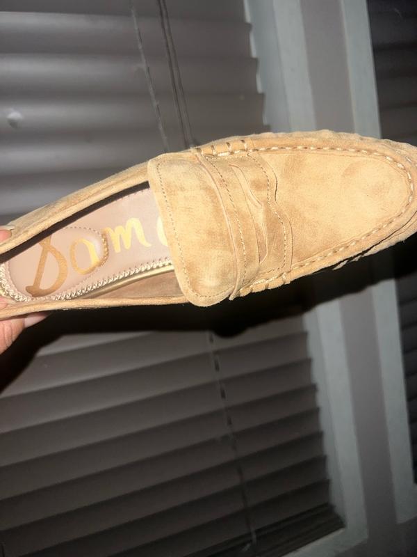 Customer photo for "Not wide foot friendly"
