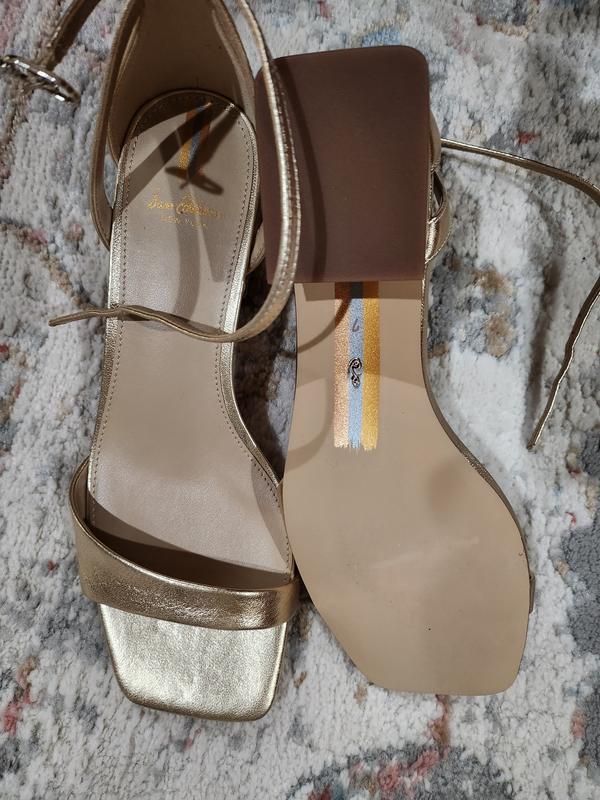 Simple but elegant style. Front and back look.