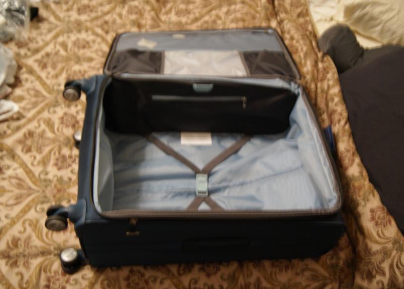 Samsonite Lite-Air DLX 25" Expandable Spinner Suitcase interior
