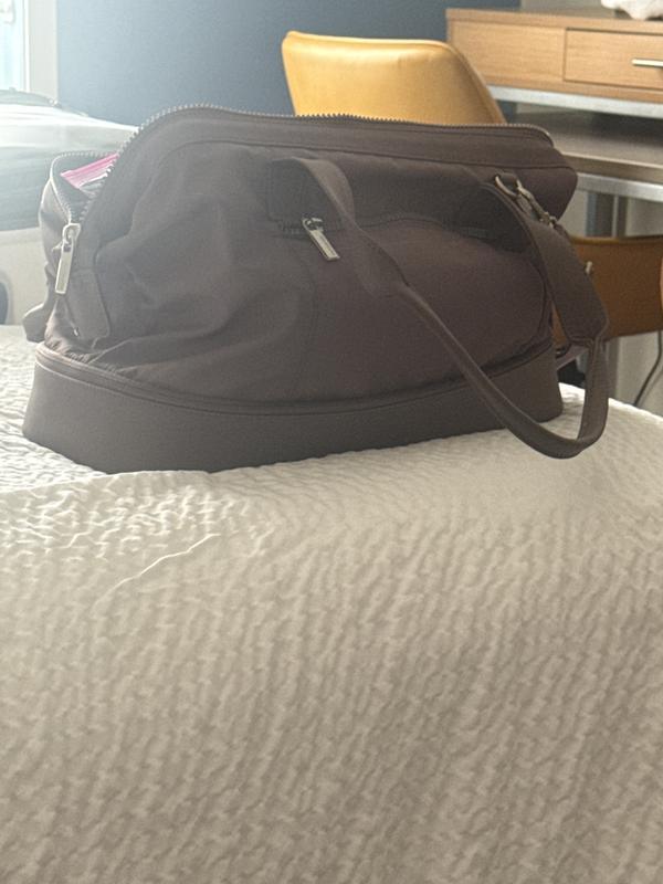 Customer photo for "Excellent Travel Bag – Stylish, Compact, and Versa"