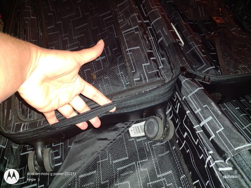 It's sitting in my larger luggage, this is the zipper for the carryon size, seam completely came apart.  :(